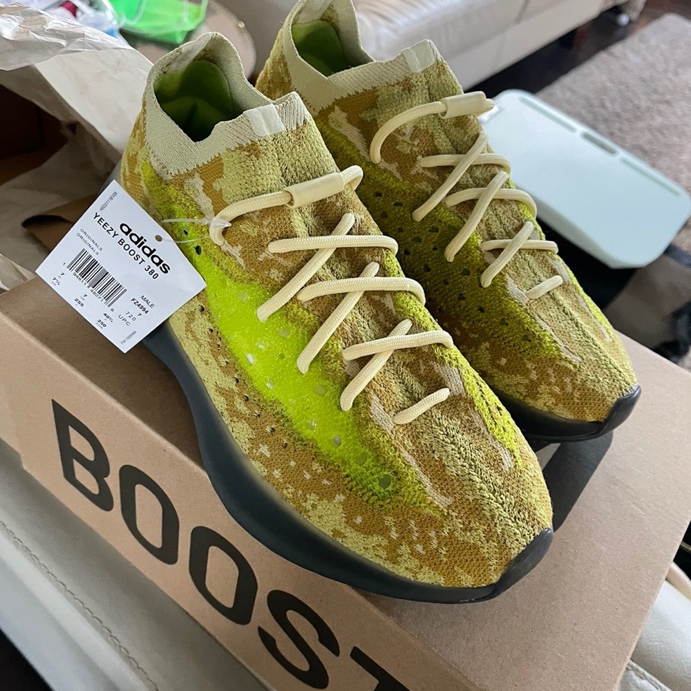 Yeezy boost 780 hi light